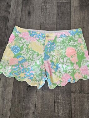 Lilly Pulitzer Buttercup Floral Scallop Hem Shorts  Size 12 Preppy,whimsical